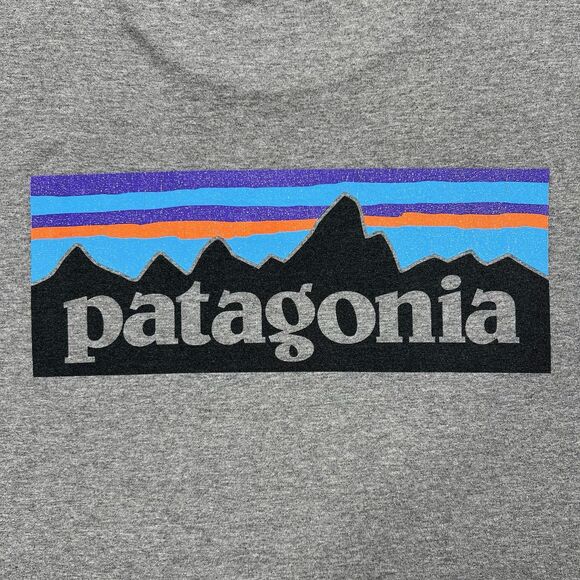 Patagonia Shirt Mens L Gray P-6 Logo Responsibili-Tee Regular Fit Hiking Outdoor - Picture 2 of 6